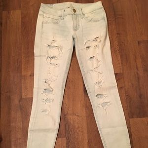 American Eagle Light Wash Ripped Skinny Jeans